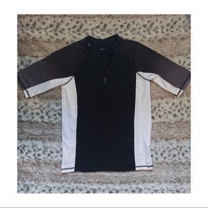 Black and White Rashgaurd.